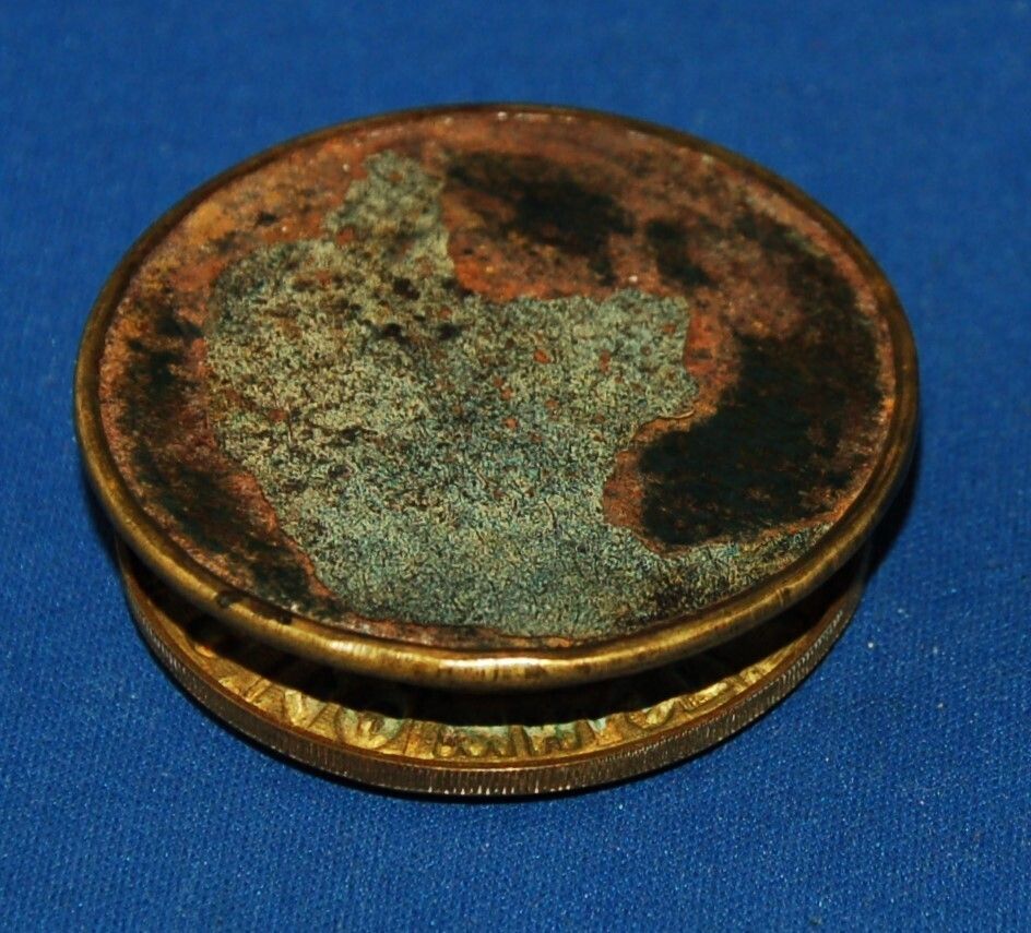 An Antique Gilt Brass Pointer Dog Whist Marker, Games Marker, photo furniture