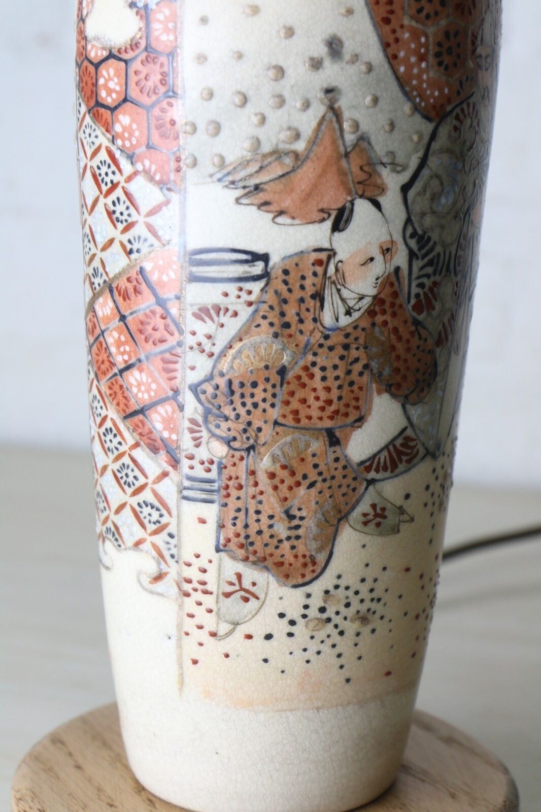 Lighting Table Lamp Antique Japanese Satsuma Vase Ceramic Lamp Wooden Base Mounted photo