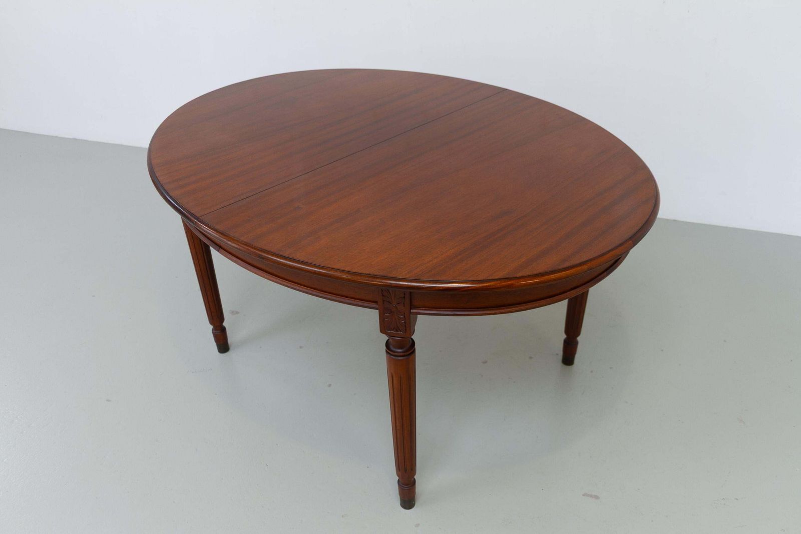 photo buy Danish Hepplewhite Oval Mahogany Dining Table By Farre Møbelfabrik, 1970s.