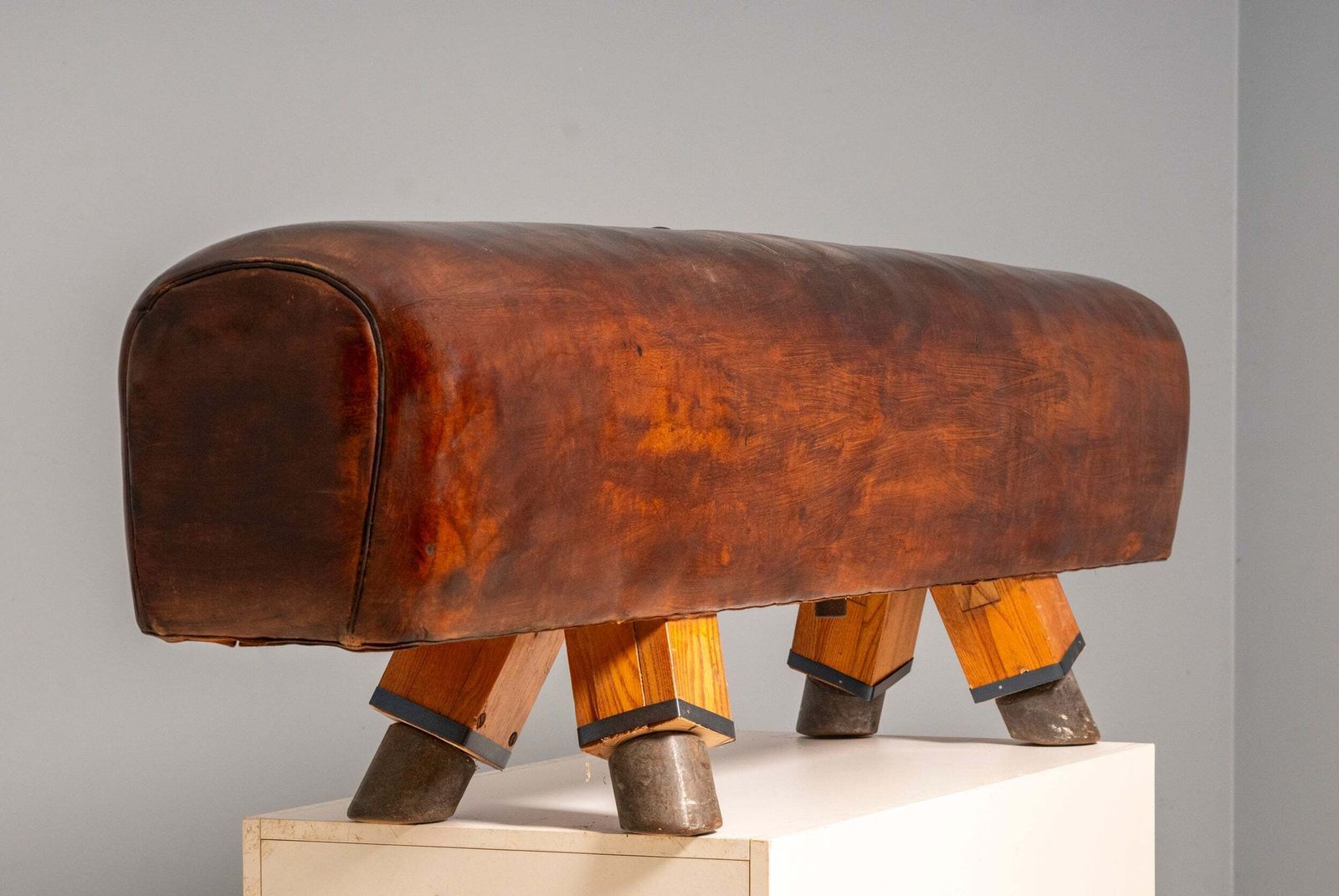 Vintage Leather Gym Bench / Pommel Horse, Bauhaus Style, Europe, 1920s photo vintage