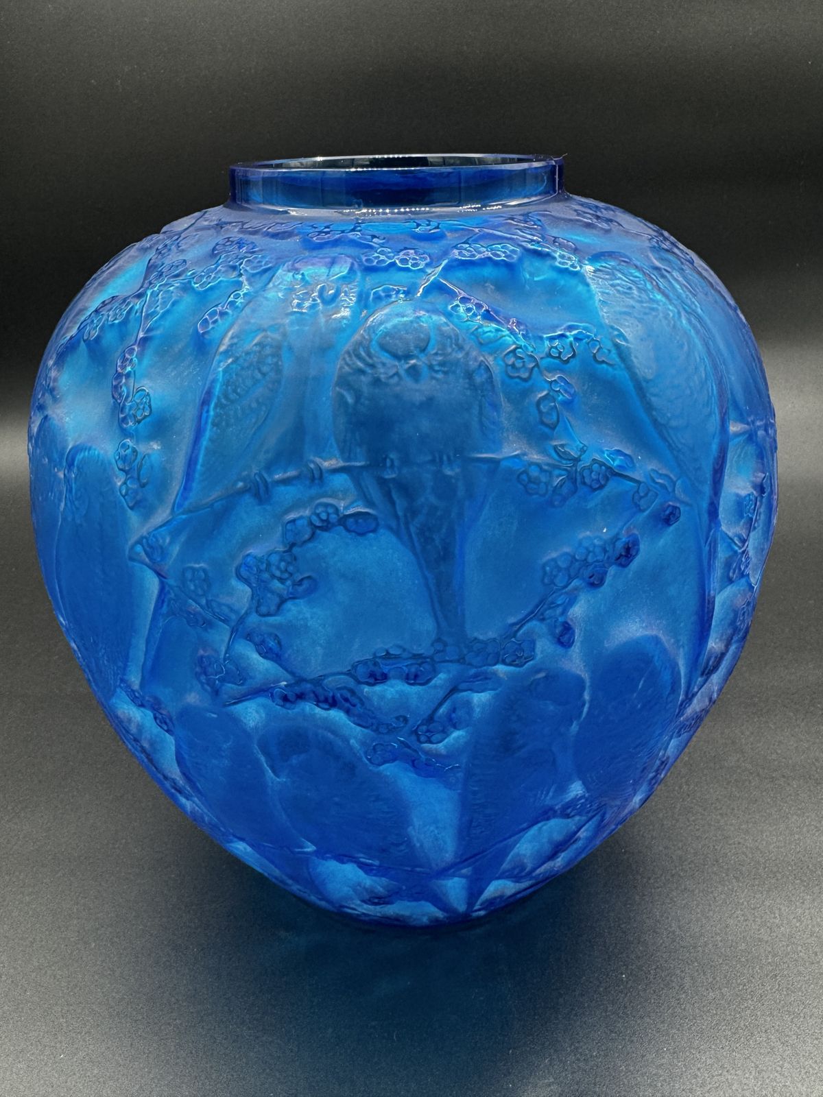 A R.Mamique Perruche Vase By R.Lalique photo furniture