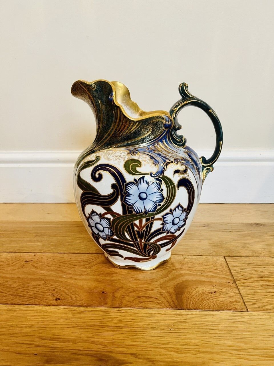 photo furniture Rare Pair Of Victorian Quality Doulton Burslem Jug & Bowl Set
