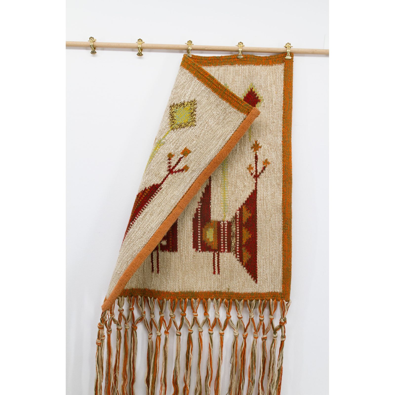 photo vintage Mid Century 1970s Handwoven Wool Wall Hanging W Stylized Peacocks, By Eva Nemeth