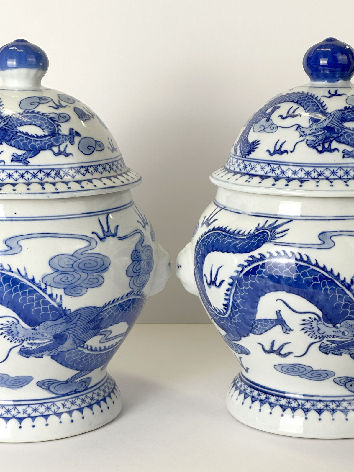 Pair Of Blue And White Porcelain Ginger Jars With Dragon Motif, Qing Style photo vinterior
