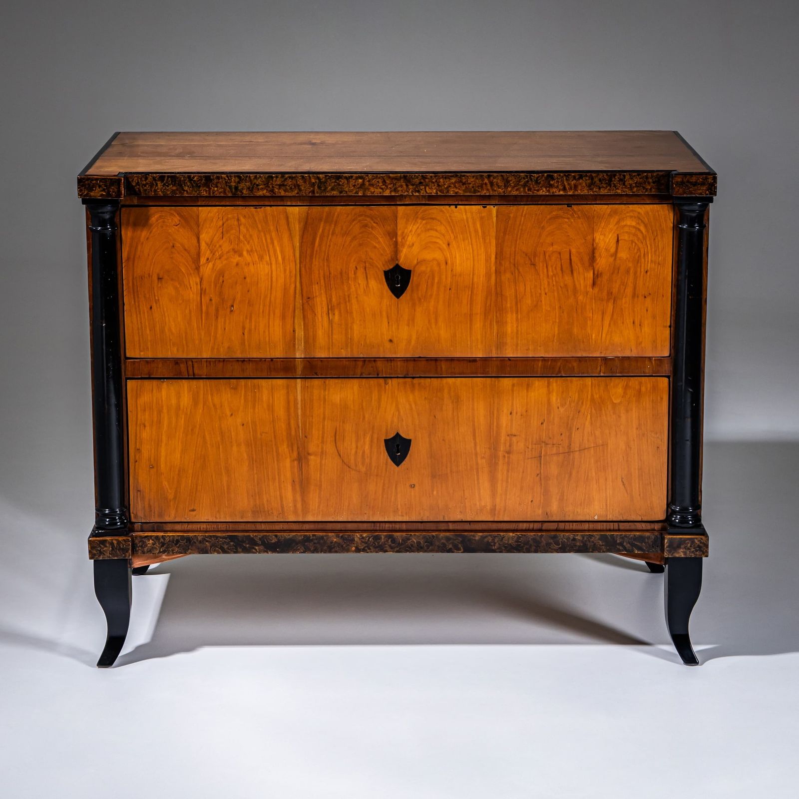 Biedermeier Ladekast Met Wortelfineer, Zuid Duitsland, Ca. 1820 photo furniture
