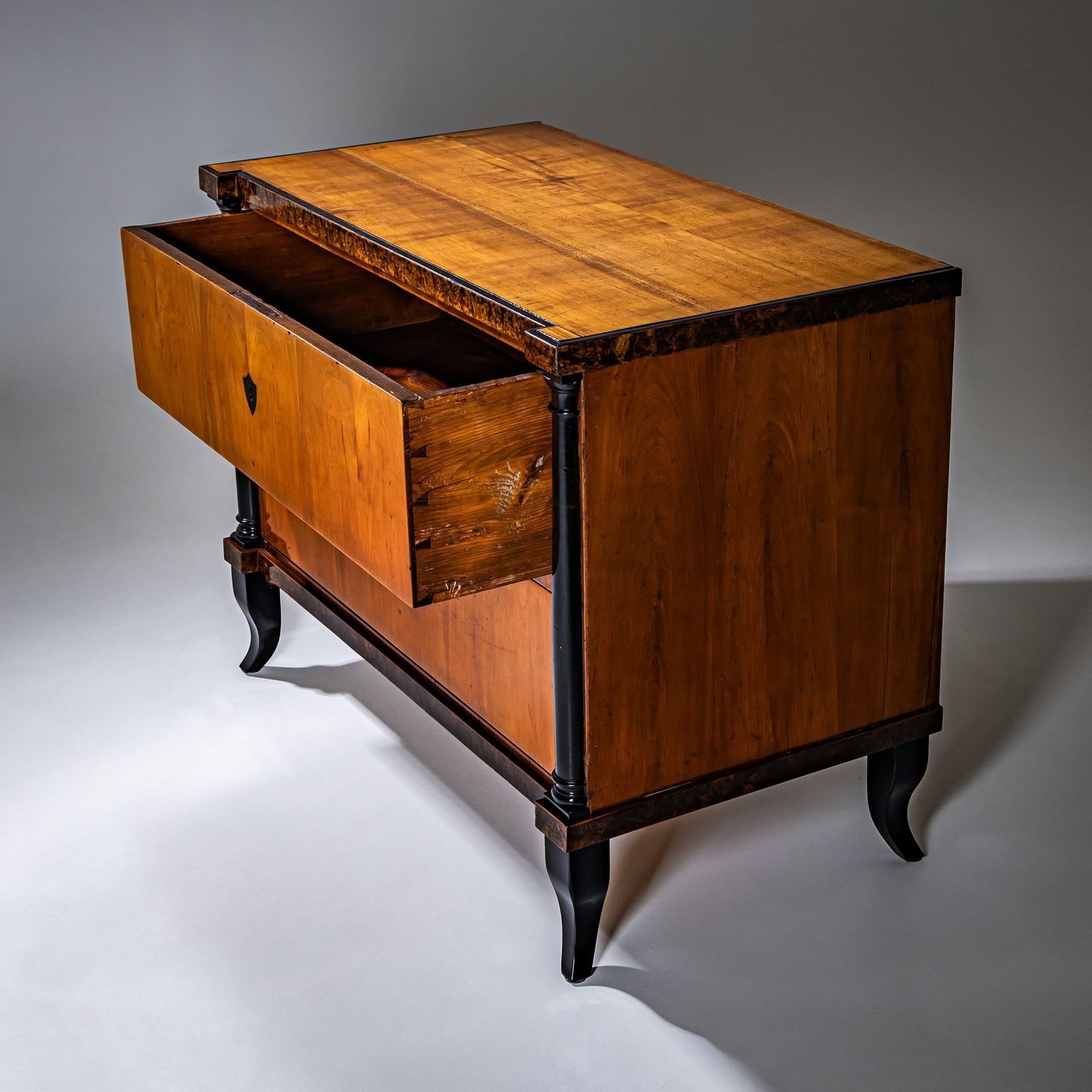 Biedermeier Ladekast Met Wortelfineer, Zuid Duitsland, Ca. 1820 photo Meubels