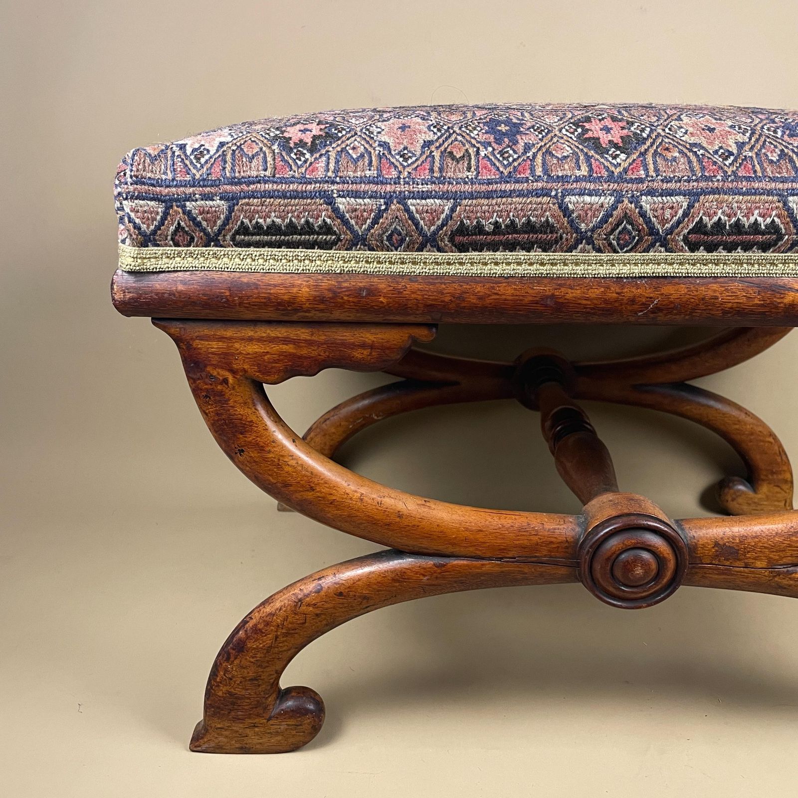 Antique Hallway Bench X Frame Curule Stool Upholstered Carpet Top Seat Wooden Legs Cottage Farmhouse Furniture Regency Savonarola Style photo 795.0