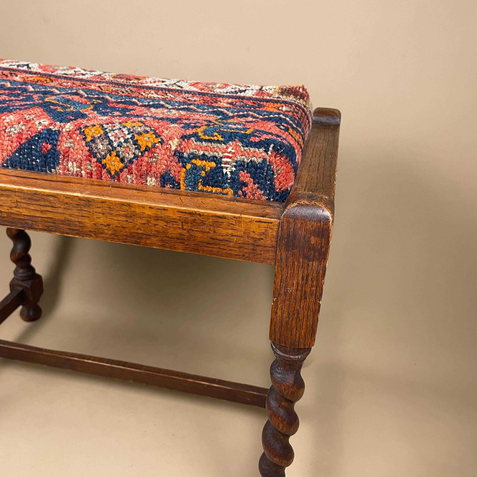 Antique Hallway Footstool Bench Upholstered Carpet Rug Top Stool Seat Twisted Wooden Legs Cottage Farmhouse Furniture Foot Stool photo Furniture