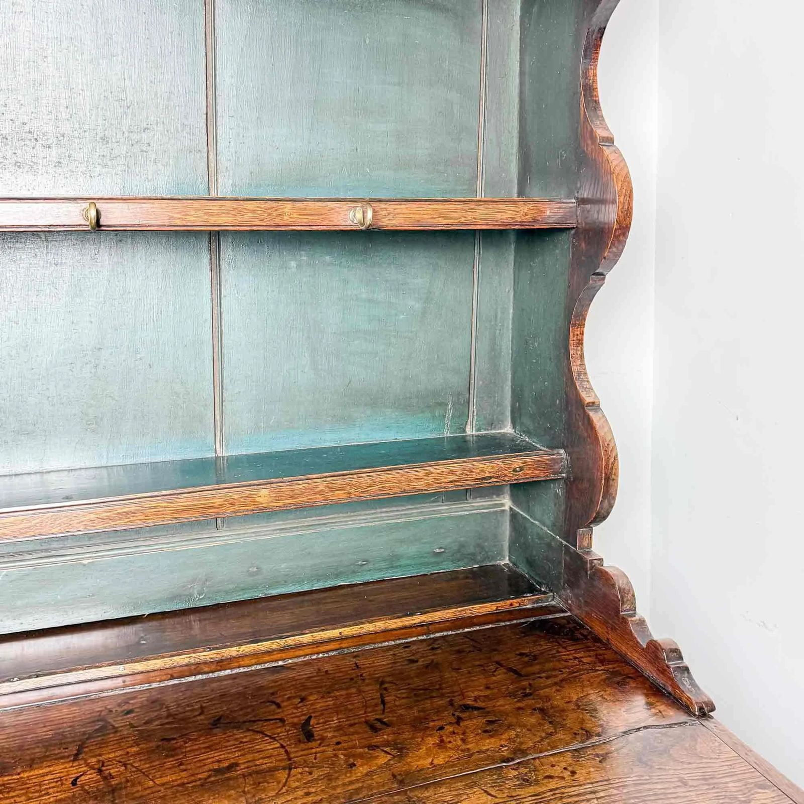 photo vinterior Georgian Elm And Oak Dresser