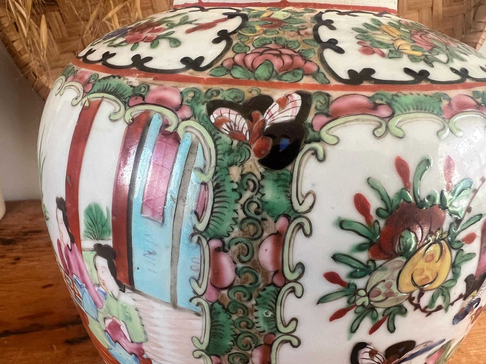 71.0 Antique Chinese Rose Medallion Ginger Jar 7" / 18cm – Hand Painted Famille Rose Porcelain – Oriental Chinoiserie Decor   Mid 19th Century photo