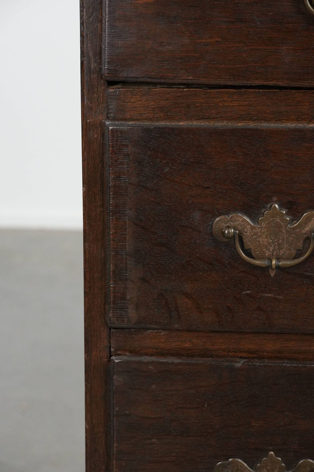 photo buy Subtle English Antique Oak Chest Of Drawers From The 18th Century In A Nice Modest Size With A Beautiful Patina