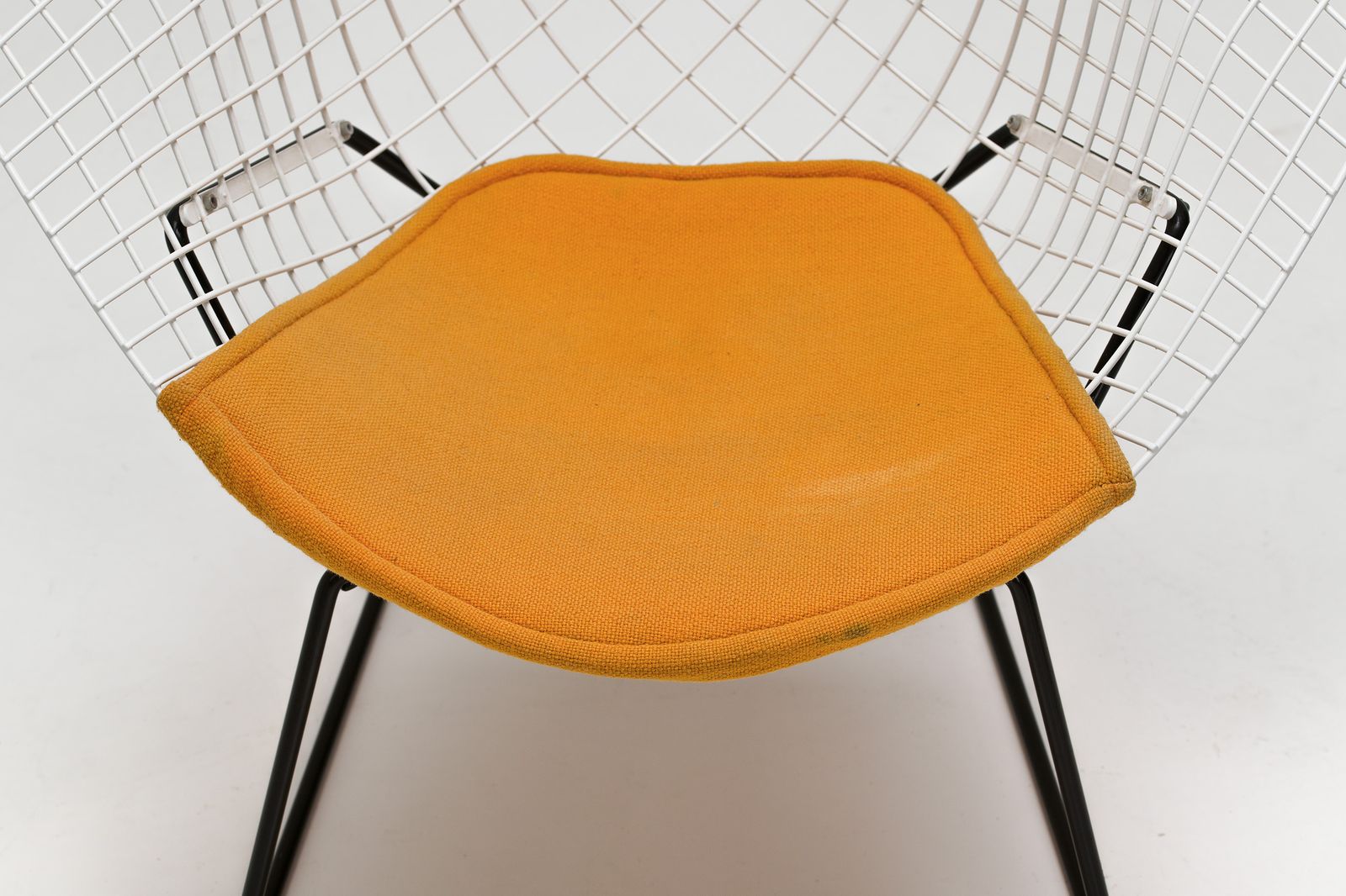 Diamond Chair   Yellow Seatpad   Harry Bertoia photo Furniture