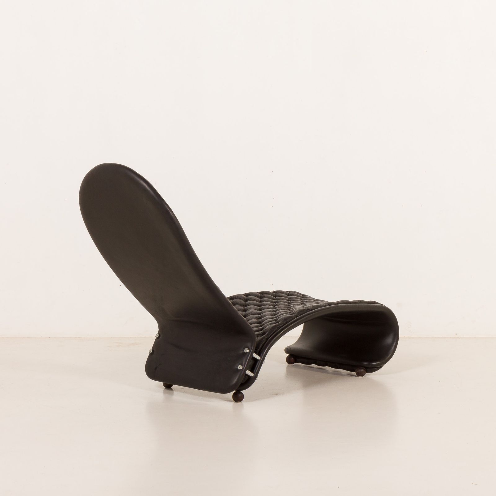 Verner Panton Black Leather Chaise Longue For Fritz Hansen, 1970s photo vintage