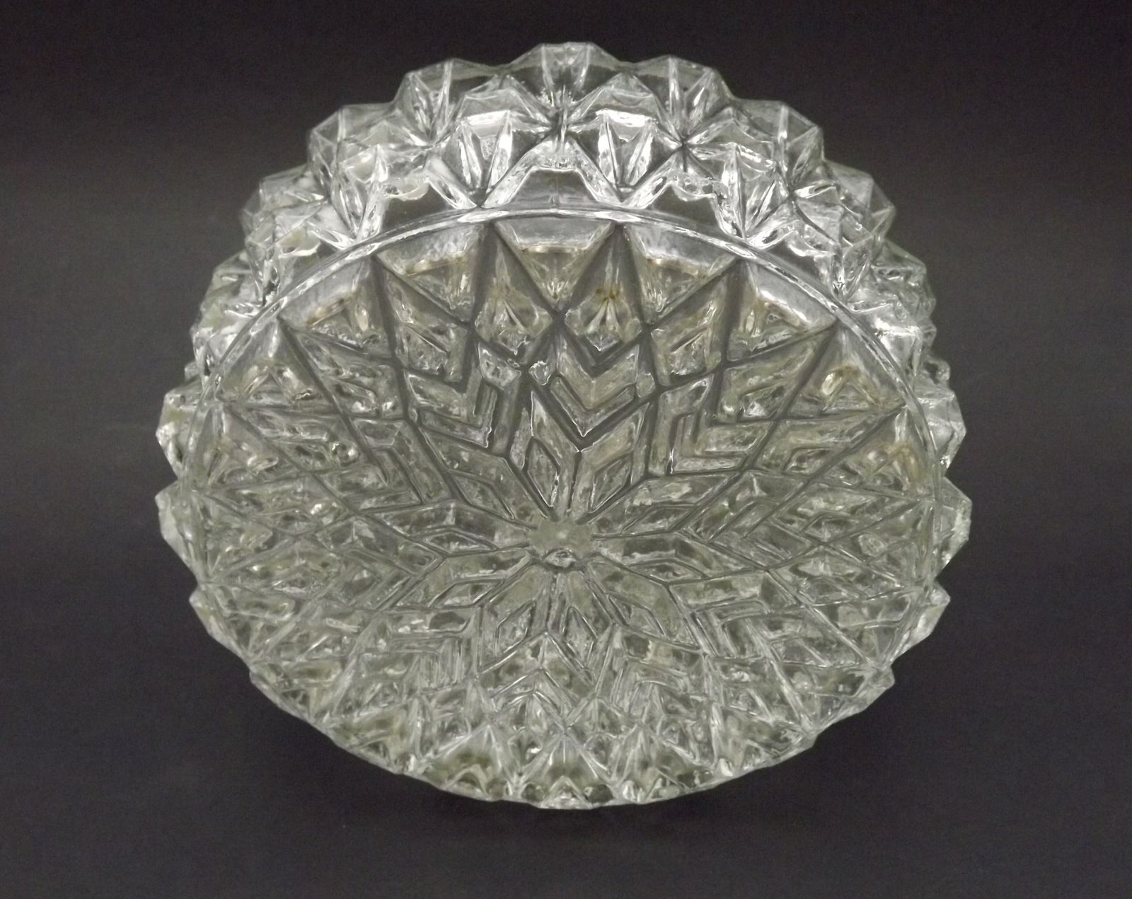 Franse Mid Century Ronde Heldere Geslepen Glazen Plafondlamp Vervangende Kap photo for sale
