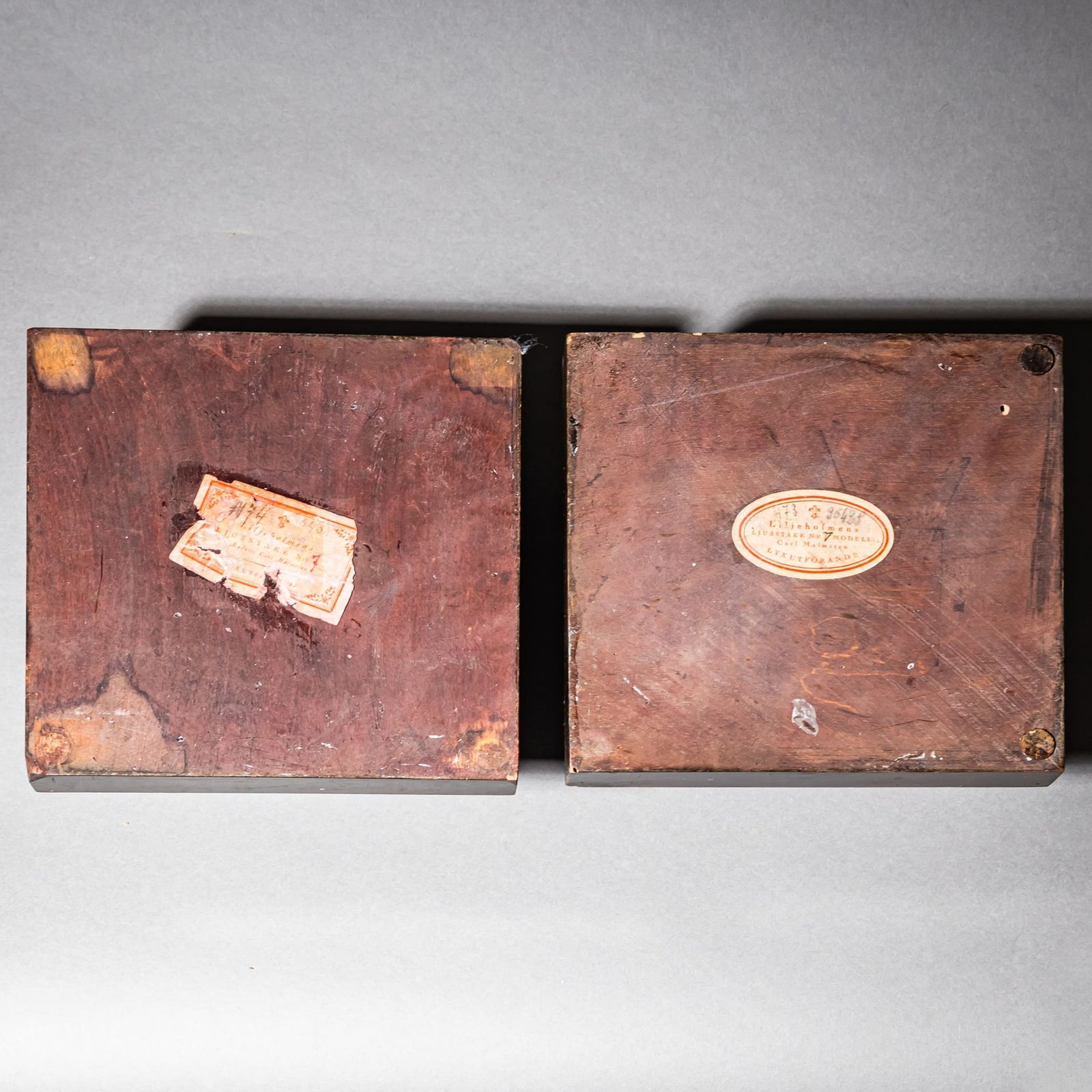 Paar Kandelaars, Model No. 7, Door Carl Malmsten (1888–1972) Voor Liljeholmens, Zweden, Begin 20e Eeuw photo vintage