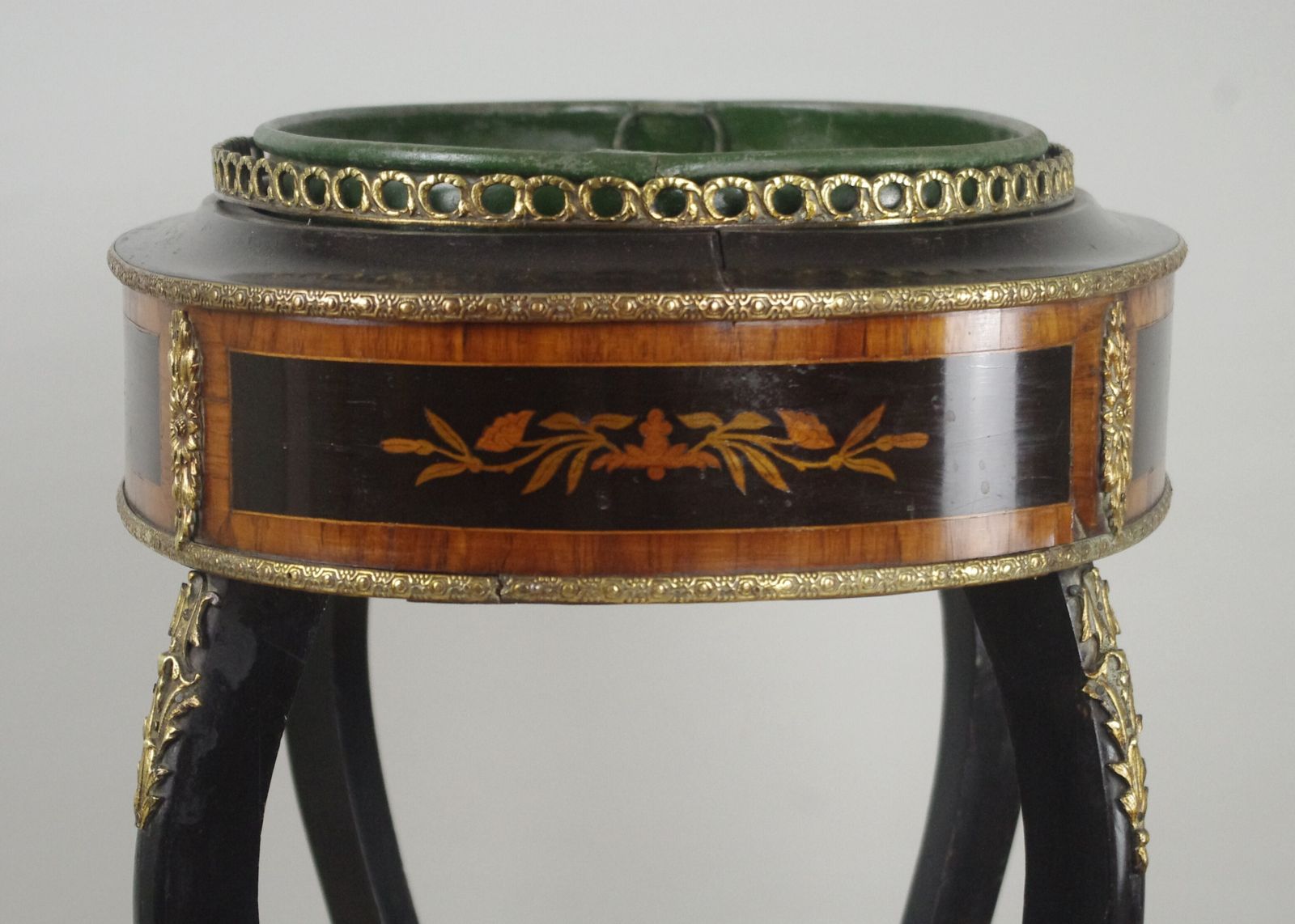 photo vinterior 19th Century French Ebonised Jardiniere Table With Gilt Metal Mounts