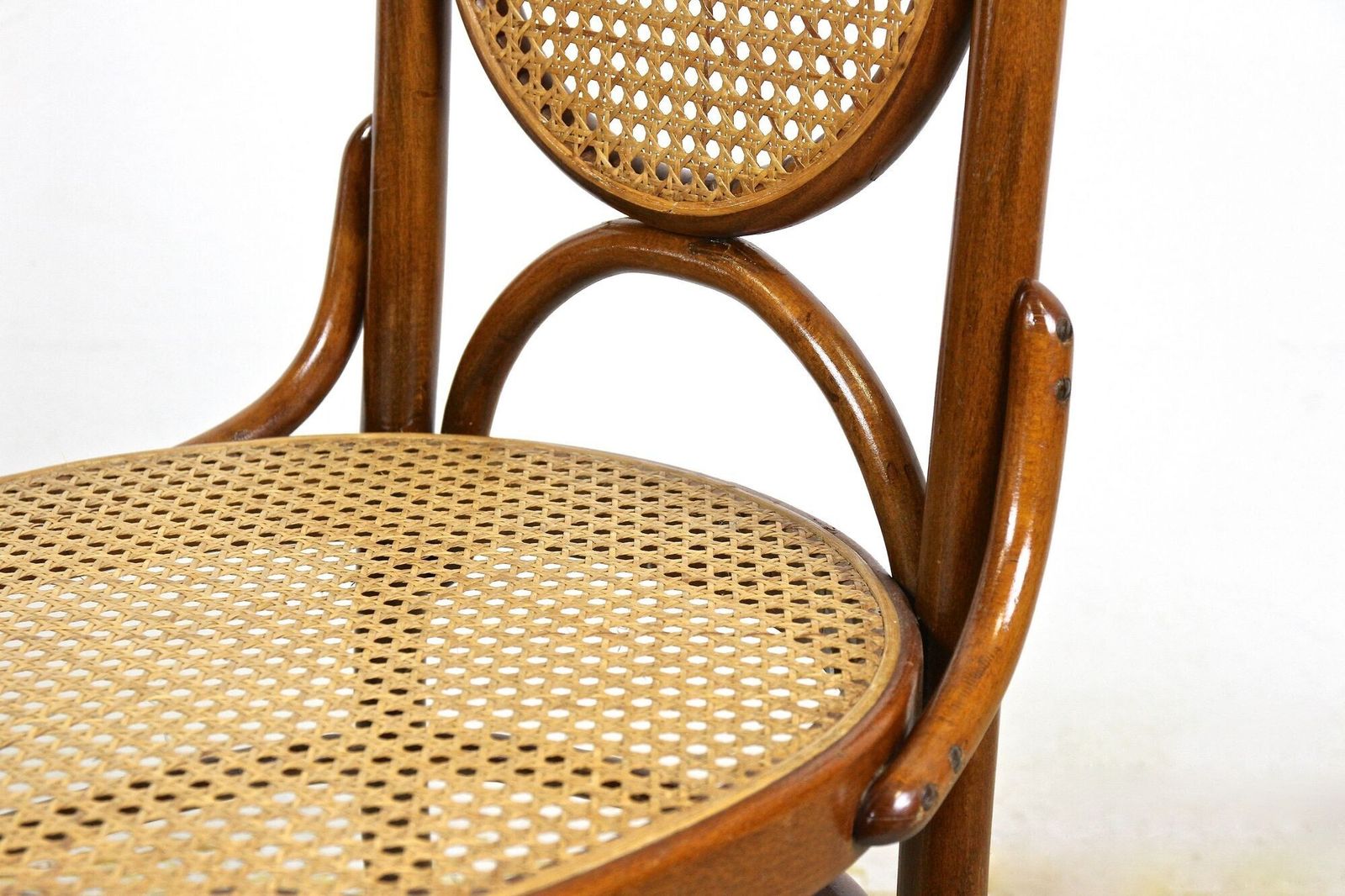 photo furniture 20th Century Art Nouveau Thonet Seating Set   4 Chairs, At Circa 1915