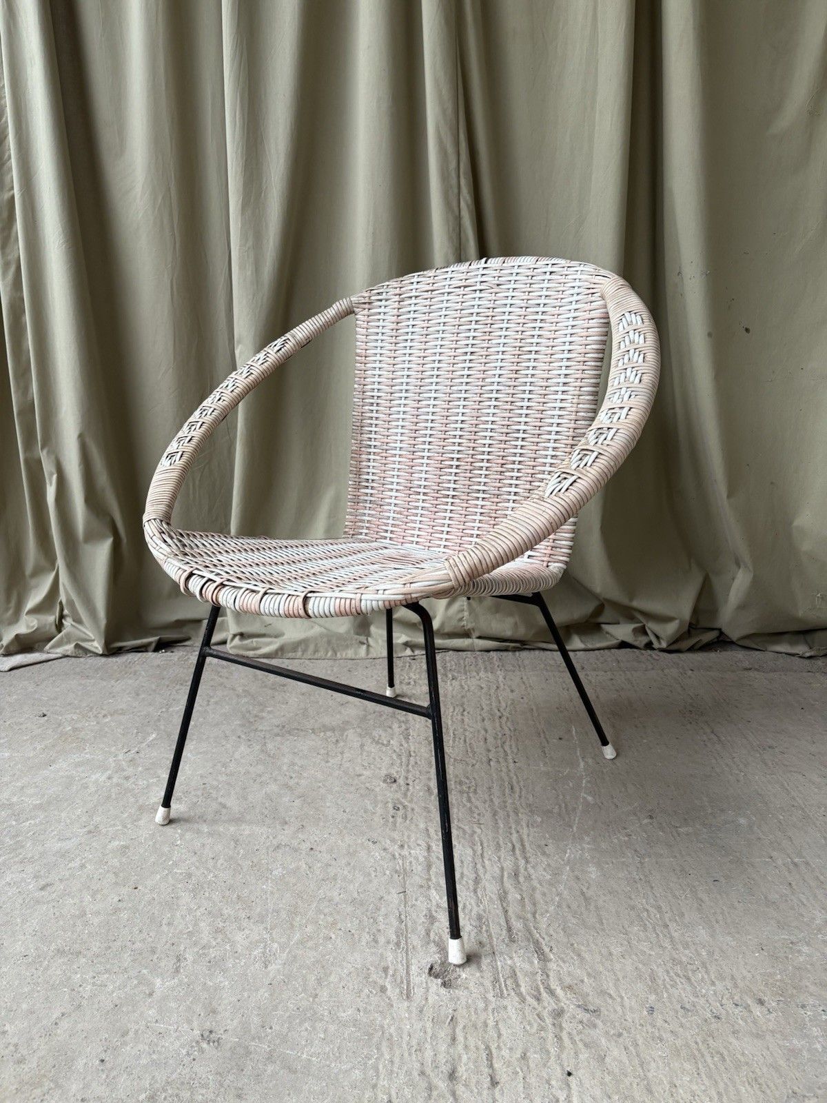 Vtg Mid Century Satellite Egg Chair Retro Italian Style R1085 photo for sale