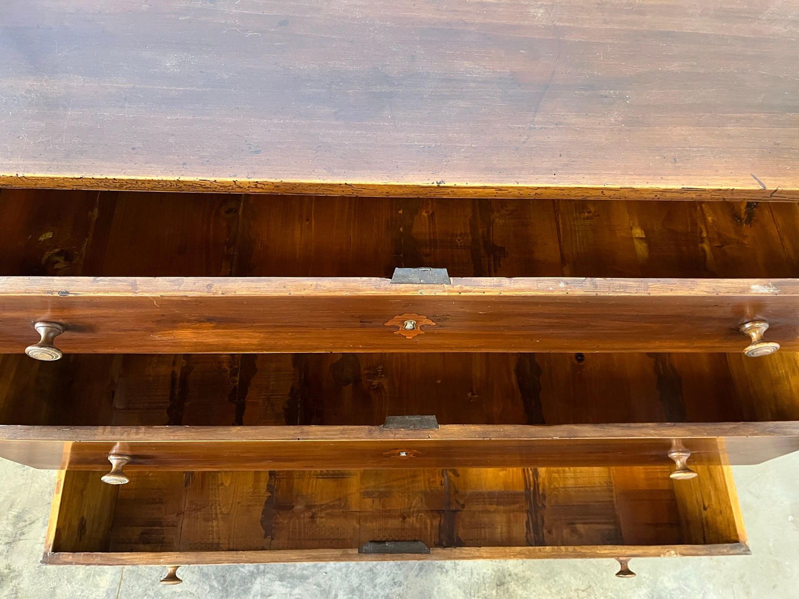 photo vinterior 19th Century Italian Charles X Walnut Chest Of Drawers / Commode