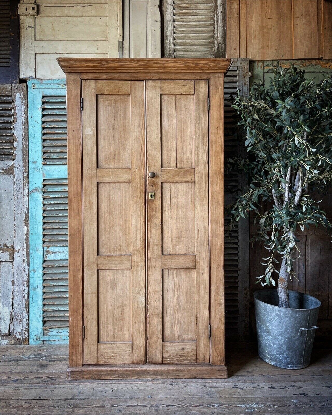 Lovely Antique Pine Wardrobe, 1800s