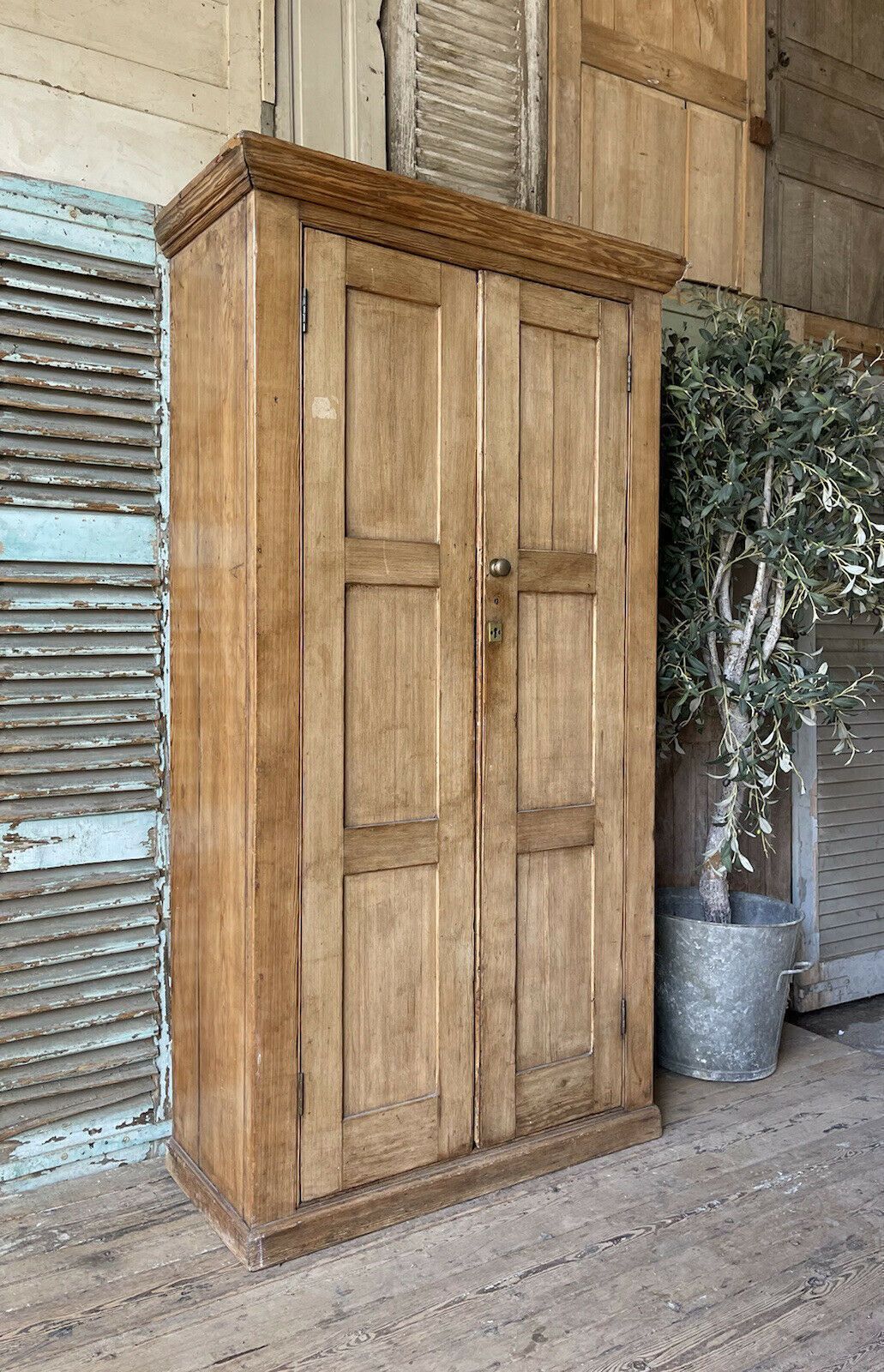 Lovely Antique Pine Wardrobe, 1800s photo vinterior