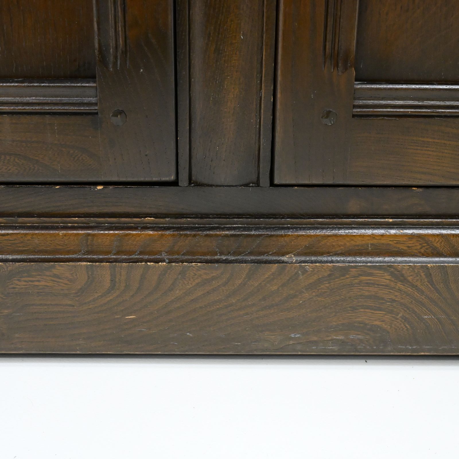 photo vinterior Ercol Mural Wall Unit Display/Drinks Cabinet Dark Finish Free Uk Delivery*