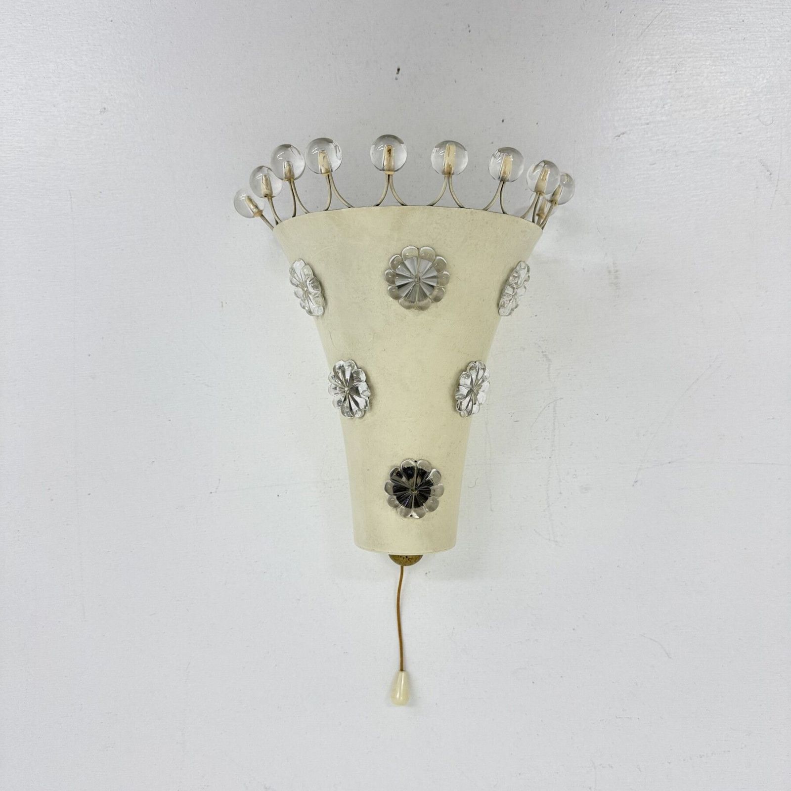 photo for sale Emil Stejnar Wandlamp Met Bloemkristallen, Ca. Jaren 1950, Wenen
