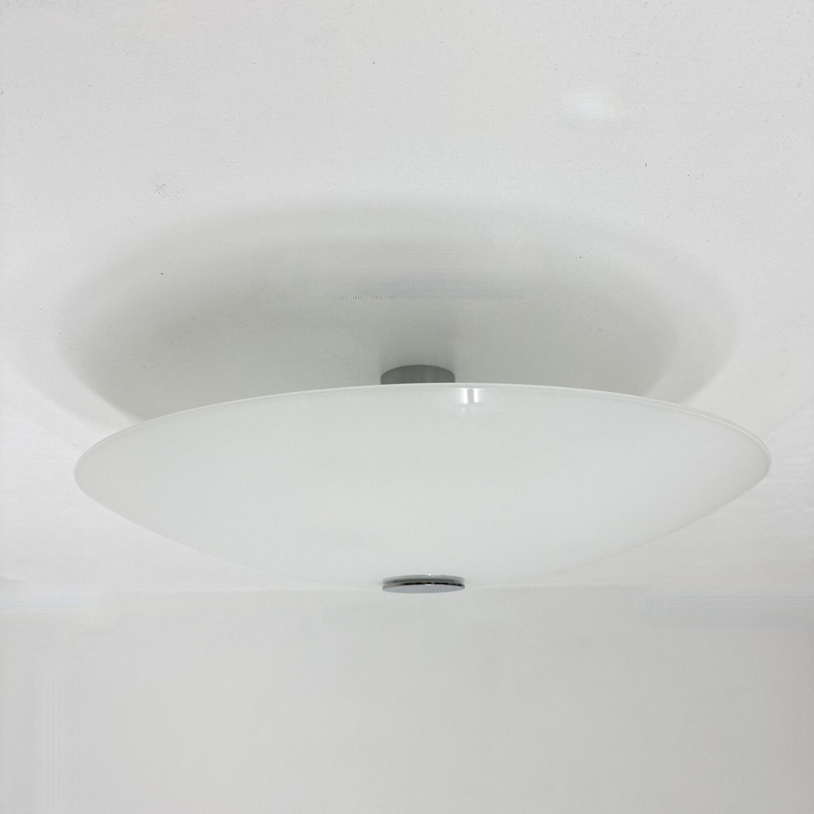 photo buy Florian Schulz Plafondlamp Opaalwit Glas En Chroom