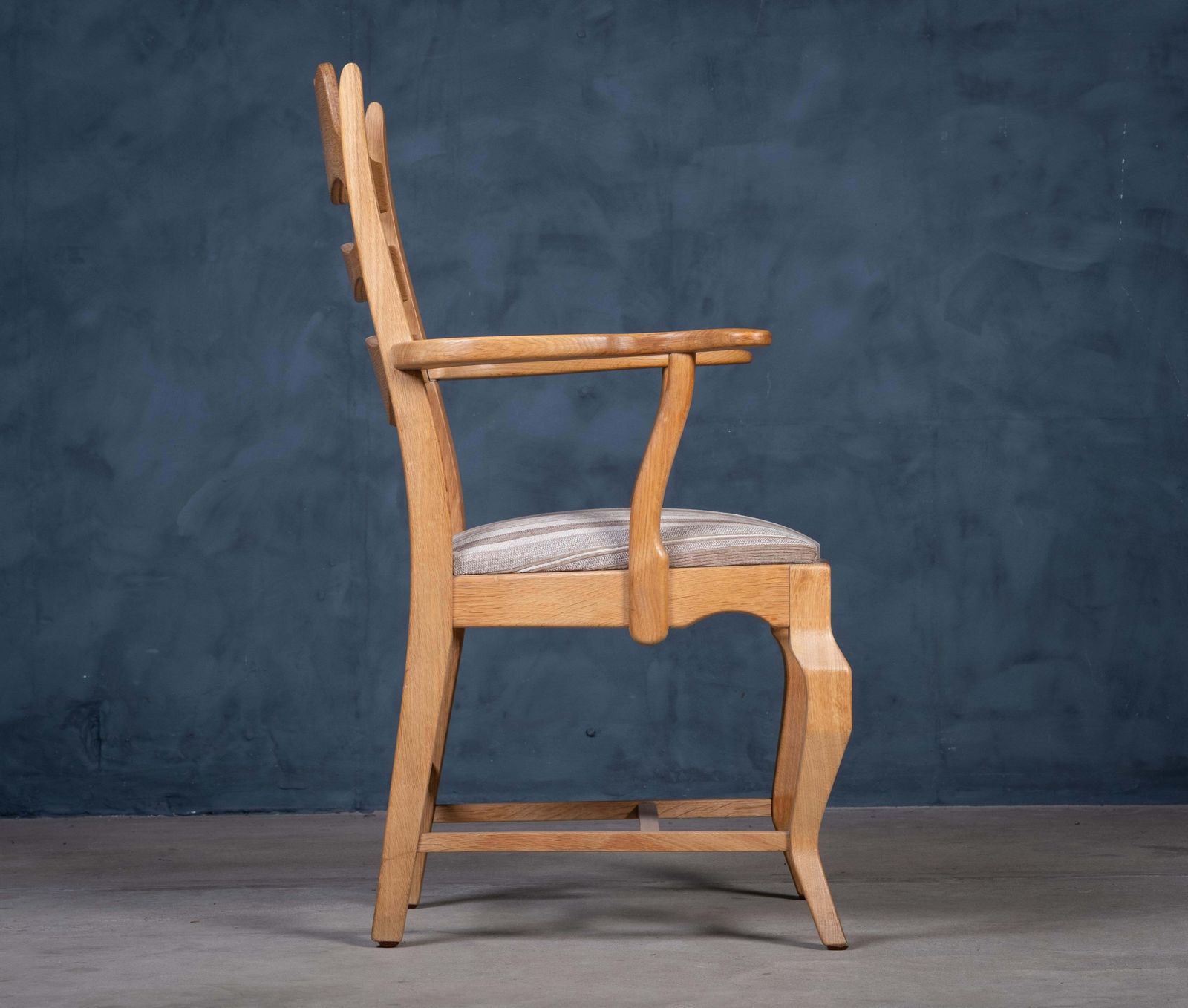 photo furniture Mid Century Razorblade Armchair In Oak Designed By Henning Kjærnulf, 1960s