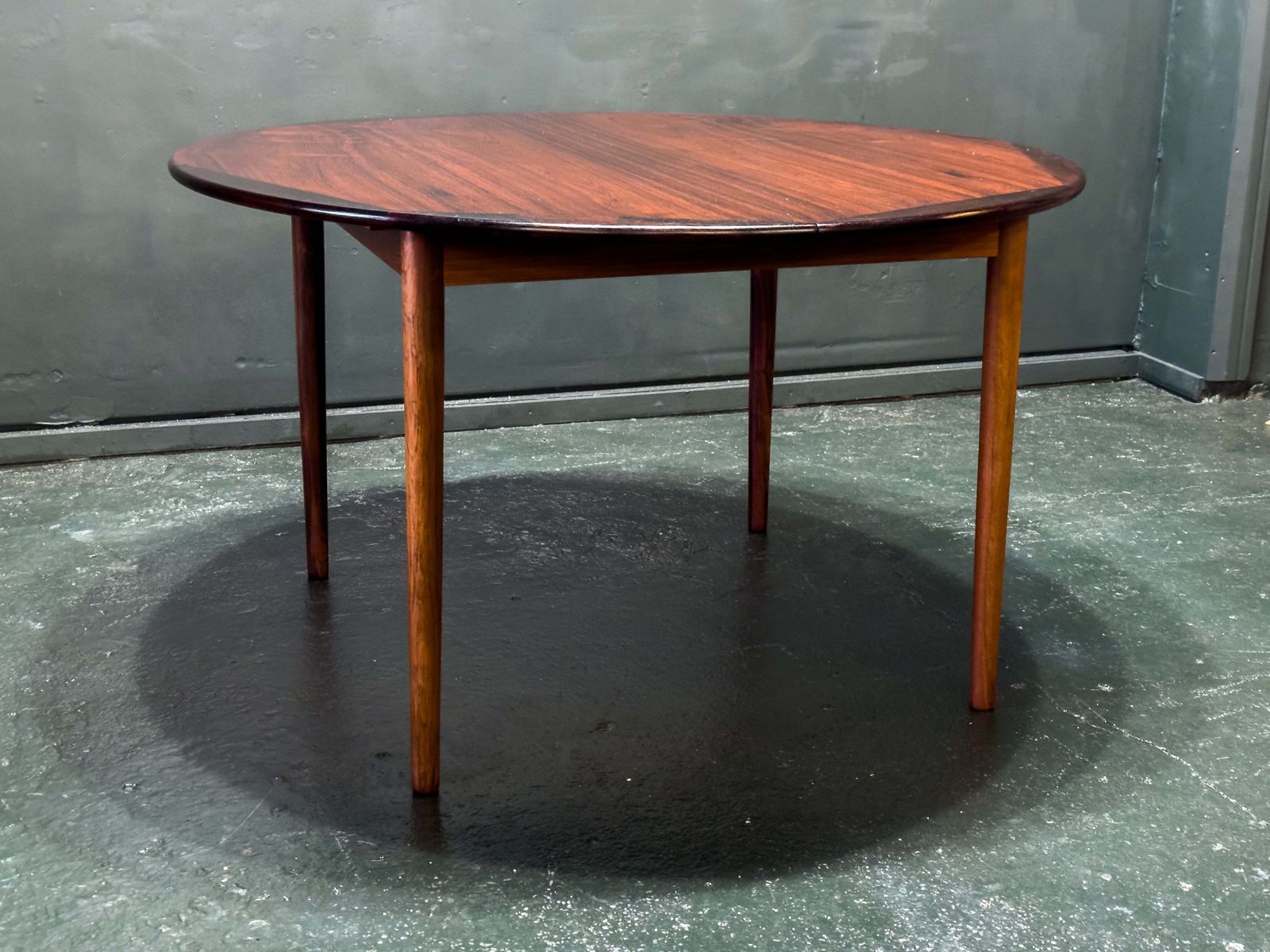 Round Extendable Rosewood Dining Table photo furniture