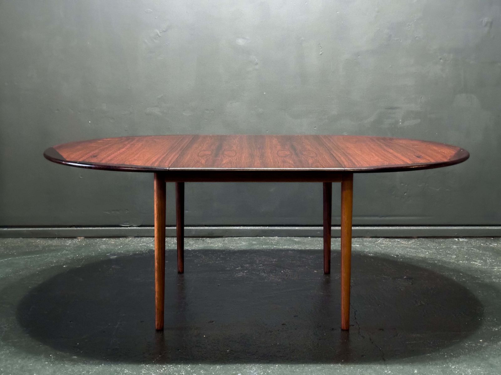 Round Extendable Rosewood Dining Table photo buy