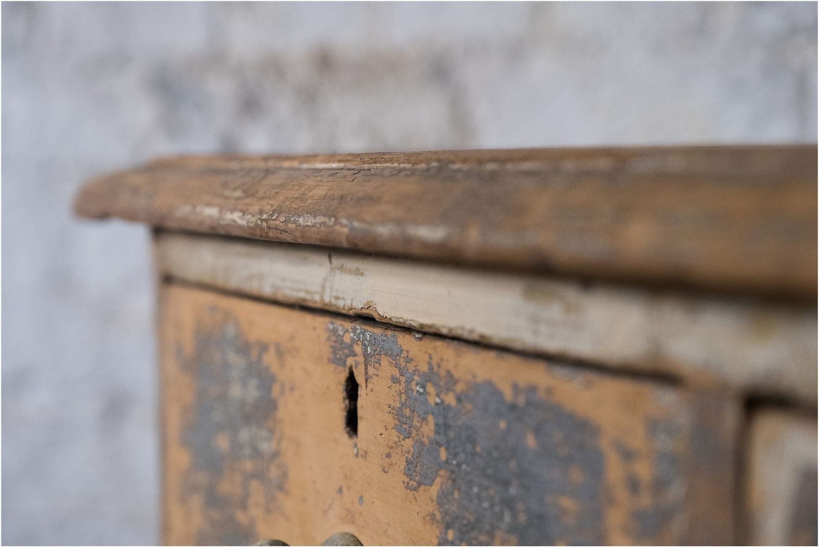 photo buy Stunning Painted Victorian Pine Chest Of 4 Drawers (2 Over 2) Raised On Turned Legs (948)