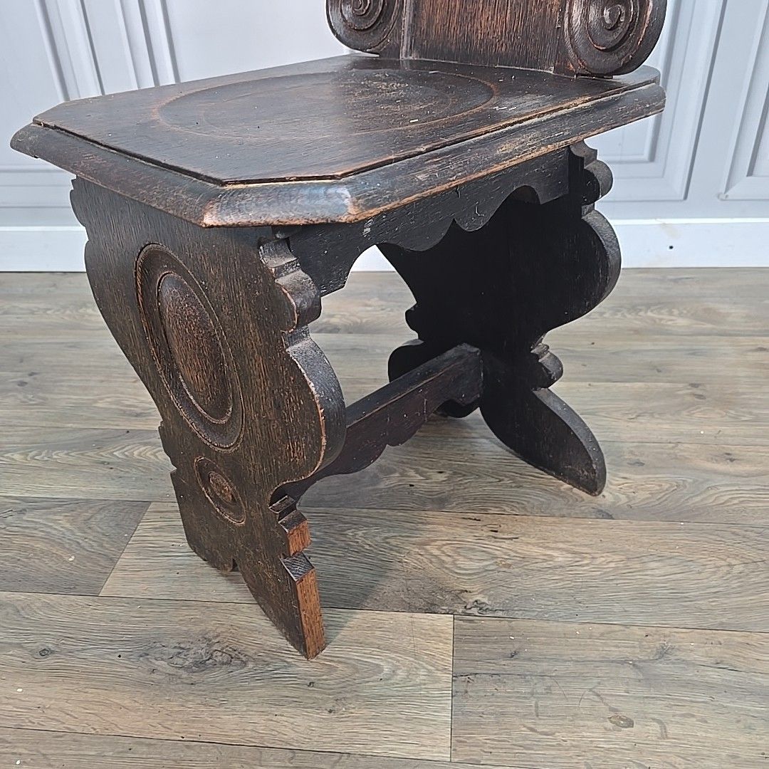270.0 Antique Hall Chair Gothic Revival – Carved Solid Oak Heraldic Crest Entrance photo