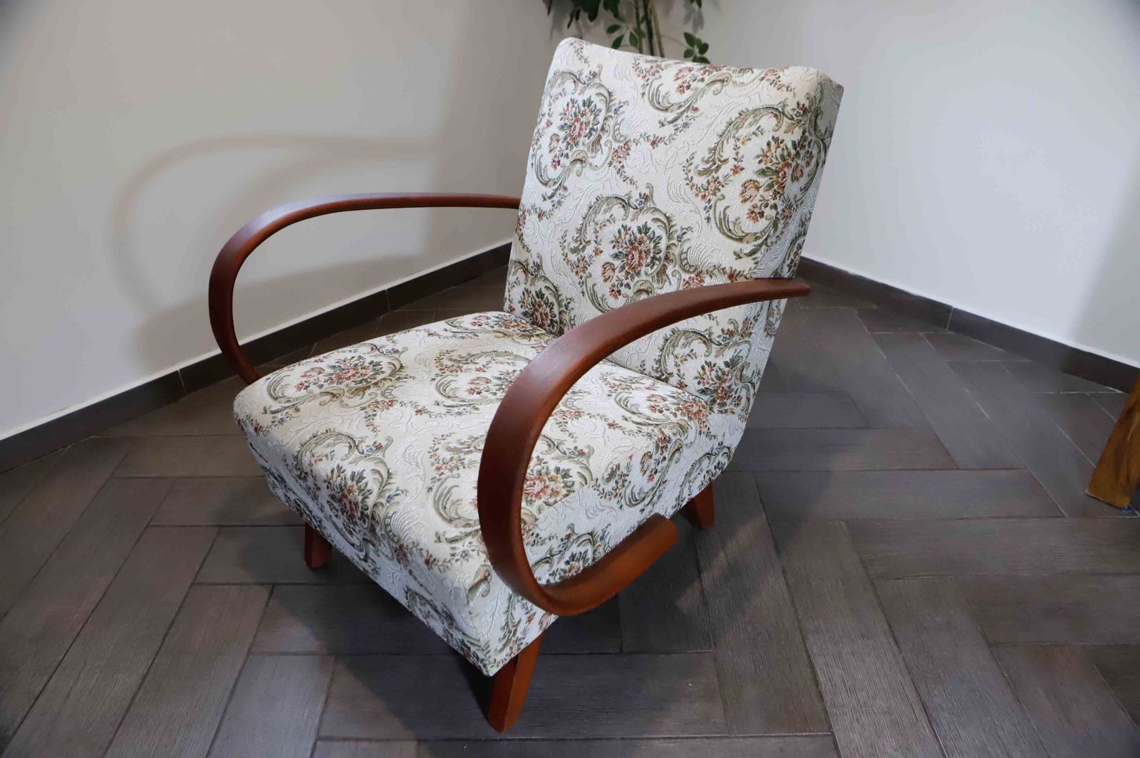 photo buy Set Of 2 Style Halabala Lounge Armchairs