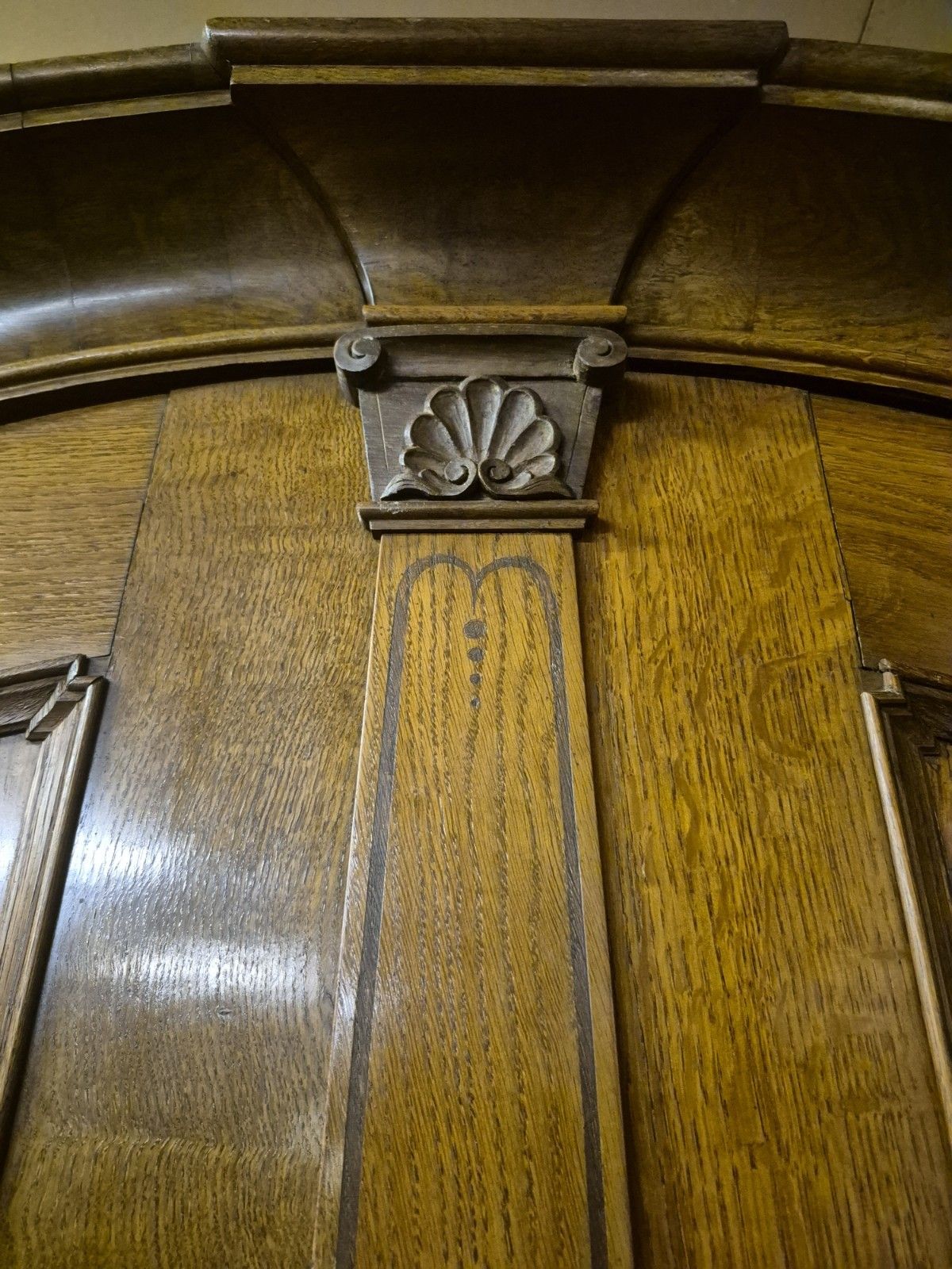 photo vinterior A Magnificent Danish 18th Century Baroque Bureau Cupboard Chest "Chatol"