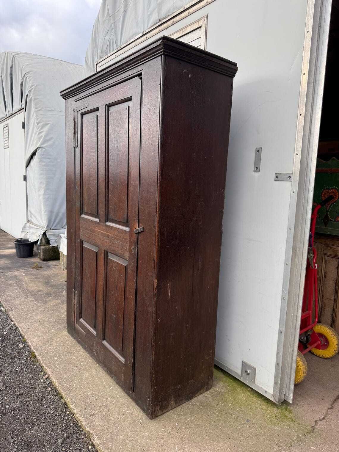 Cupboard   Large Victorian Oak Cupboard photo 775.0