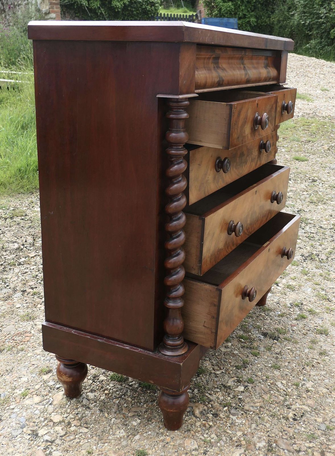 Big Victorian Mahogany Chest Of Drawers, Scotch Chest