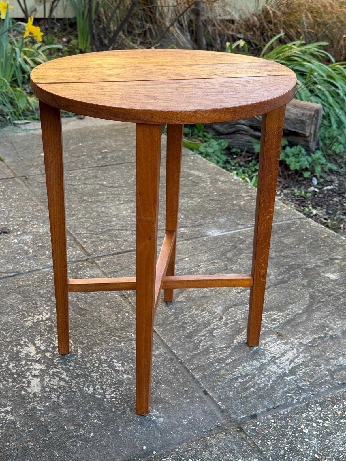 Vintage Retro Scandinavian Style Folding Side Table – Retro Teak Effect Mid Century Table (8) photo Furniture