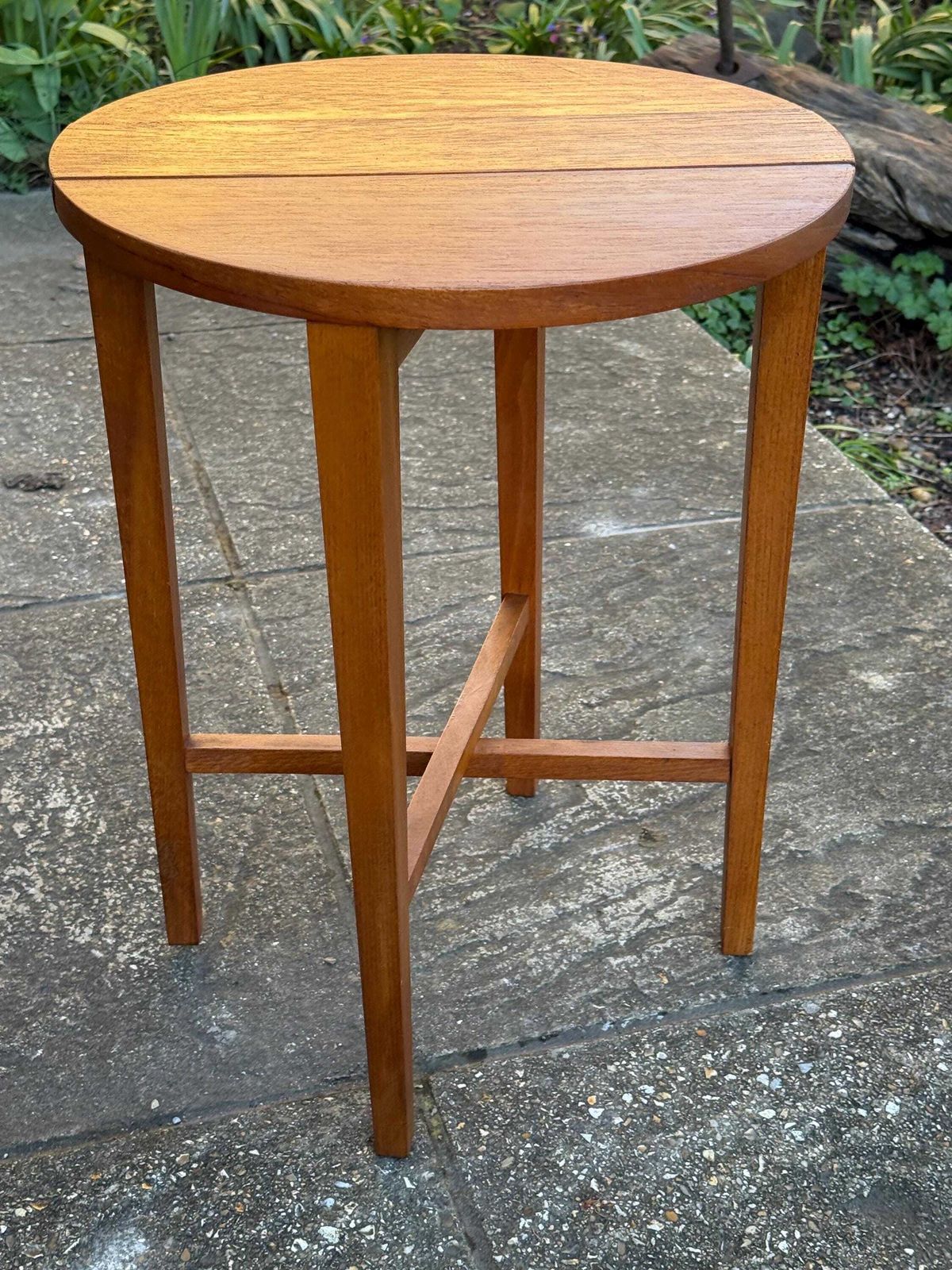 Vintage Retro Scandinavian Style Folding Side Table – Retro Teak Effect Mid Century Table (8) photo vinterior