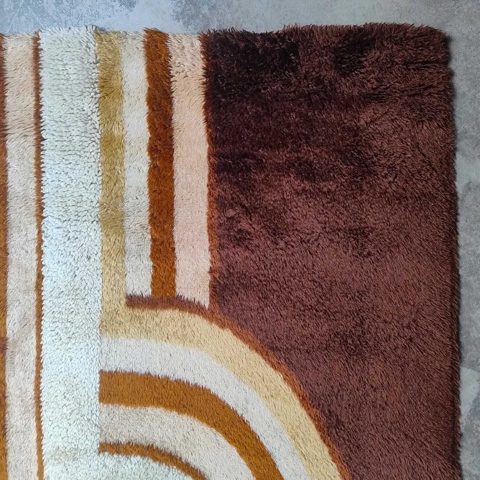 1970s Museum Grade Avant Garde Wool Rug The Epithet Of Space Age Luxury. Made In Italy photo vintage
