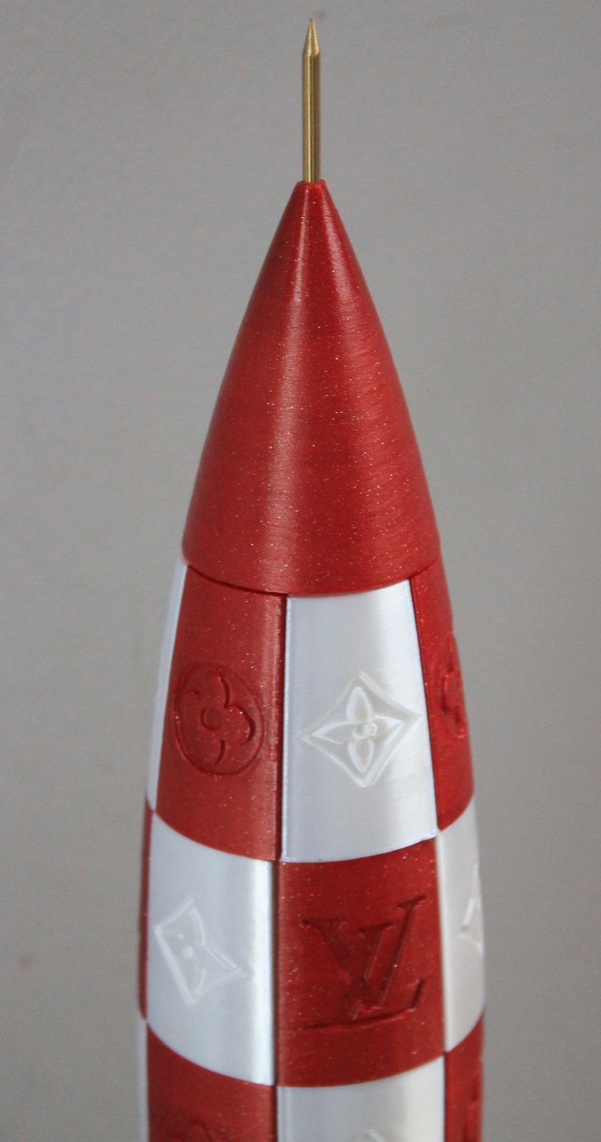 Home Decor Rare Louis Vuitton Monogram Mascot Large Rocket Shop Window Art Advertising Sign Lv Space Press Rocket French Object Interior Design Vivienne Doudou photo