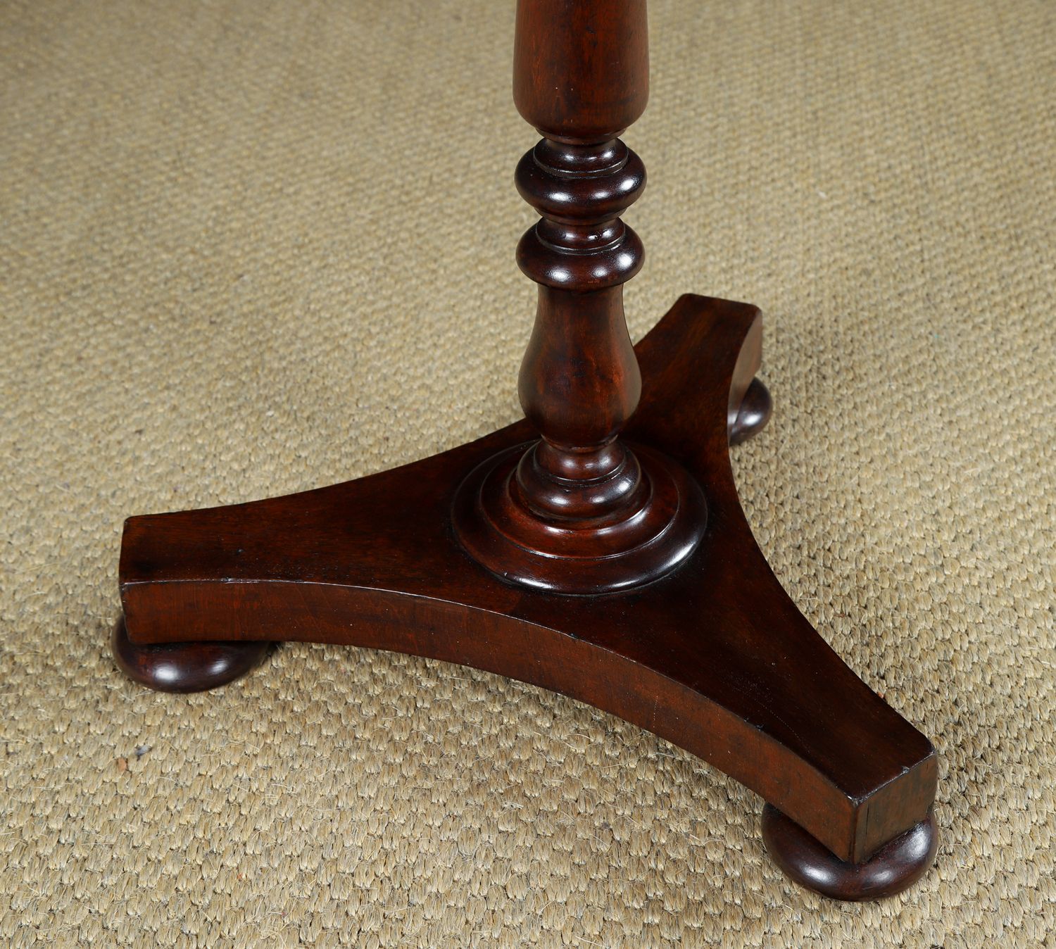 Small Antique English William IV Mahogany Circular Round Wine / Centre / Occasional / Lamp Pedestal Table (Circa 1835) photo buy