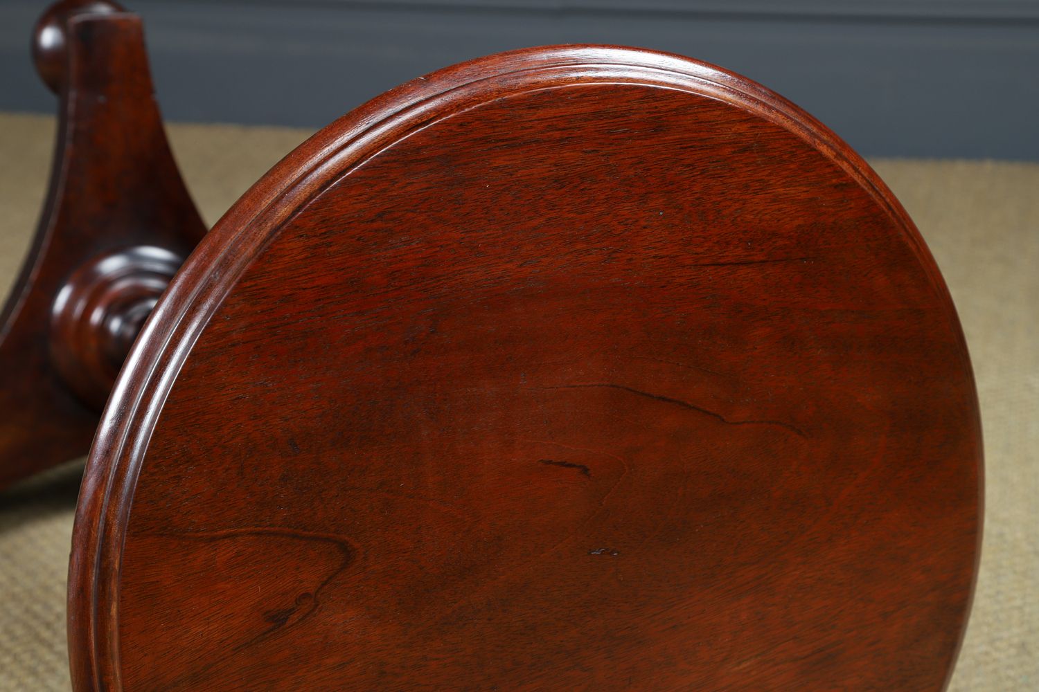 photo vinterior Small Antique English William IV Mahogany Circular Round Wine / Centre / Occasional / Lamp Pedestal Table (Circa 1835)