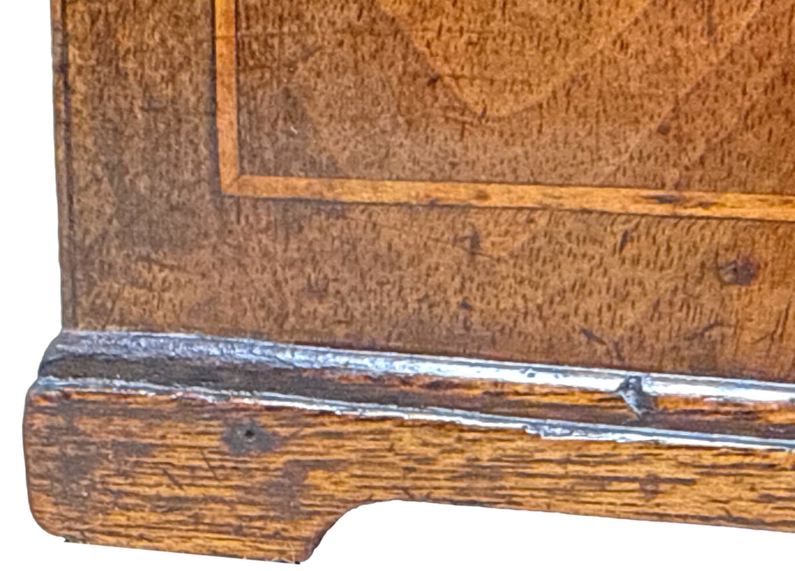 Georgian Walnut Rectangular Tea Caddy 18th Century (England, Circa 1740) photo vinterior
