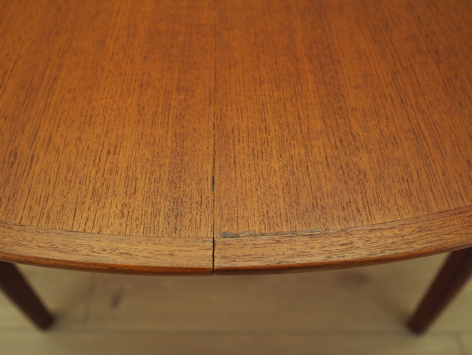 Round Teak Table, Danish Design, 1960s, Manufacturer: Gudme Møbelfabrik, Designer: Ole Hald photo vintage