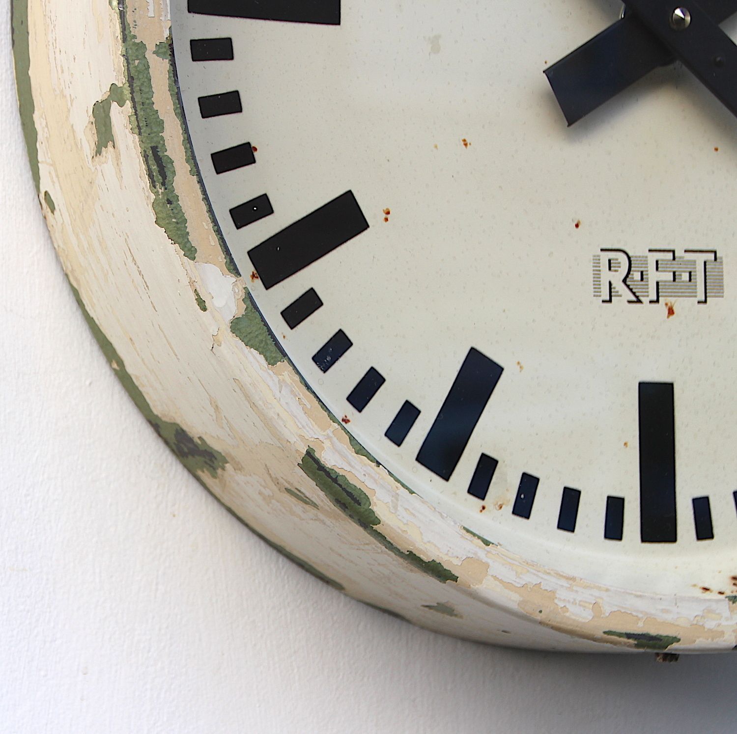 1960s East German Vintage Factory Wall Clock. Fully Guaranteed. London Timepiece. photo 235.0