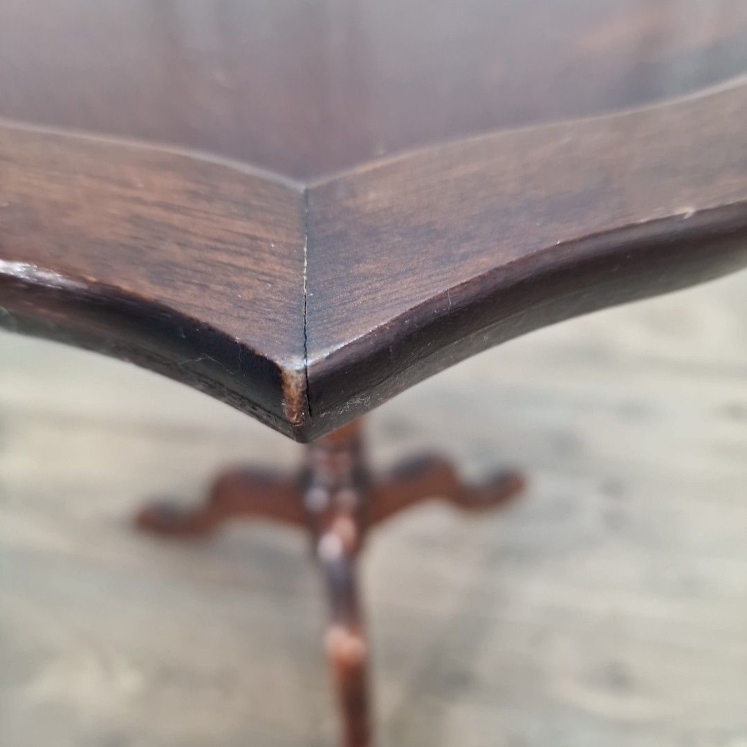 photo furniture Vintage Side Wine Table Turned Pedestal Tripod Mahogany Retro Antique Style
