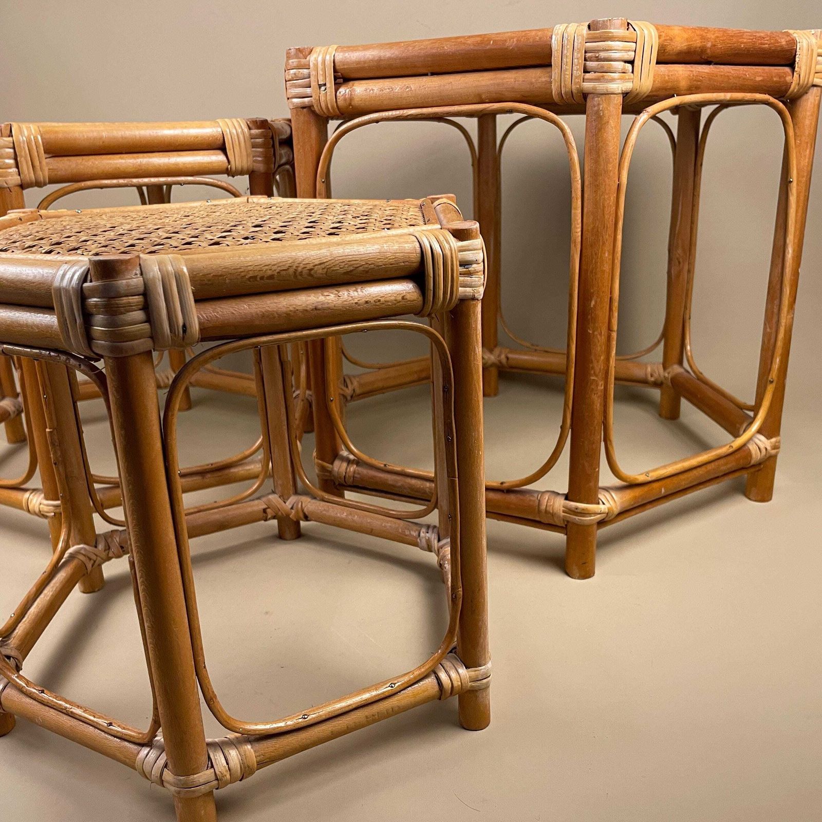 photo furniture Vintage Bamboo Hexagon Nesting Tables Set Of 3 Cane Top Rattan Retro Boho Rattan Side Tables Mid Century
