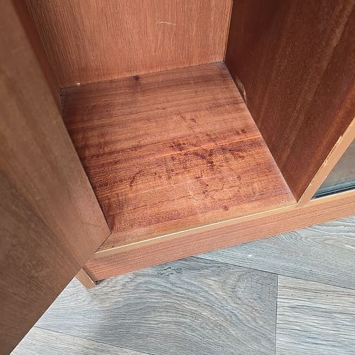 Retro Bookcase Display Shelves Vintage Wood Effect Mid Century Glass Cabinet Mcm photo vinterior