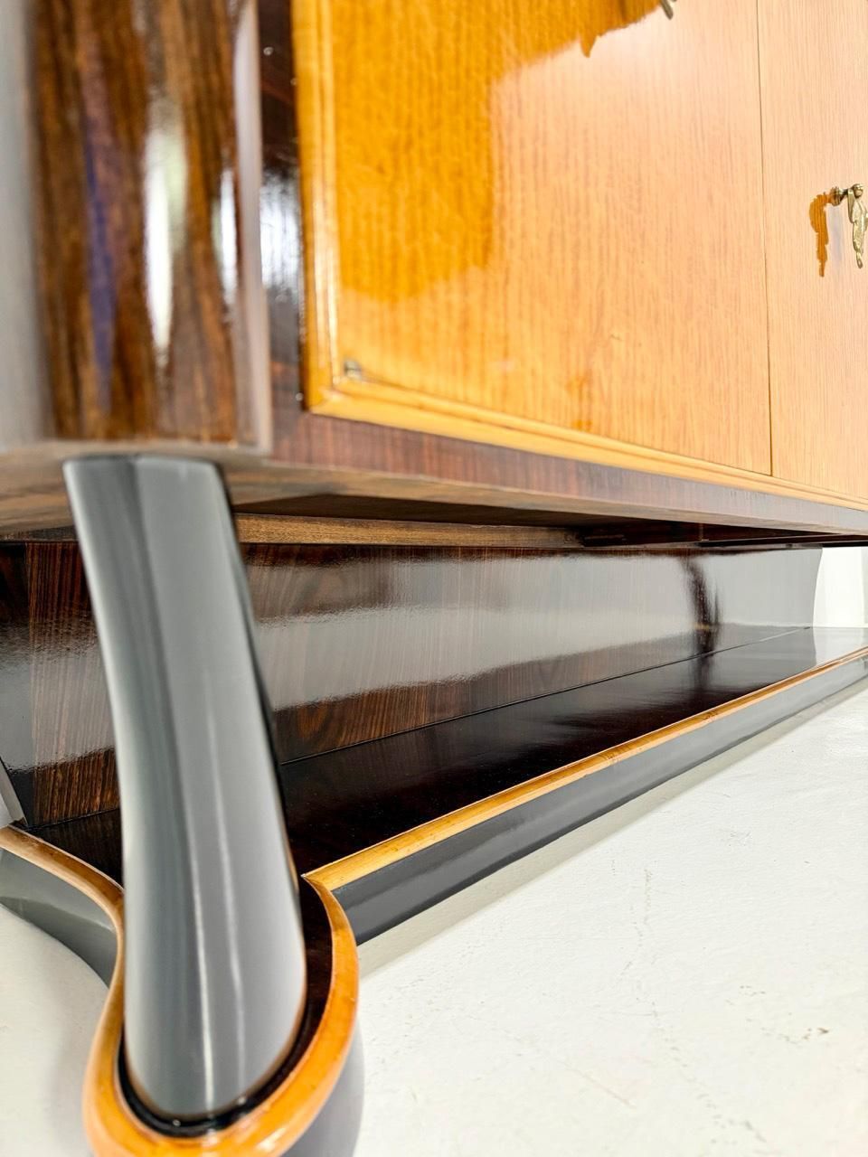 Italian Art Deco Sideboard Attributed To Osvaldo Borsani In Maple, Late 1940s photo vinterior
